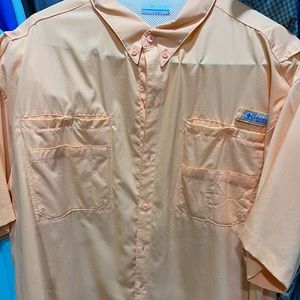 Almost New Mens Columbia 3XL fishing shirt